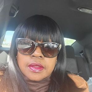 Meet your Posher, Roxanne